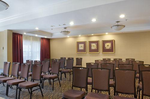 Hotel Country & By Radisson, Airport North, Ga 3*