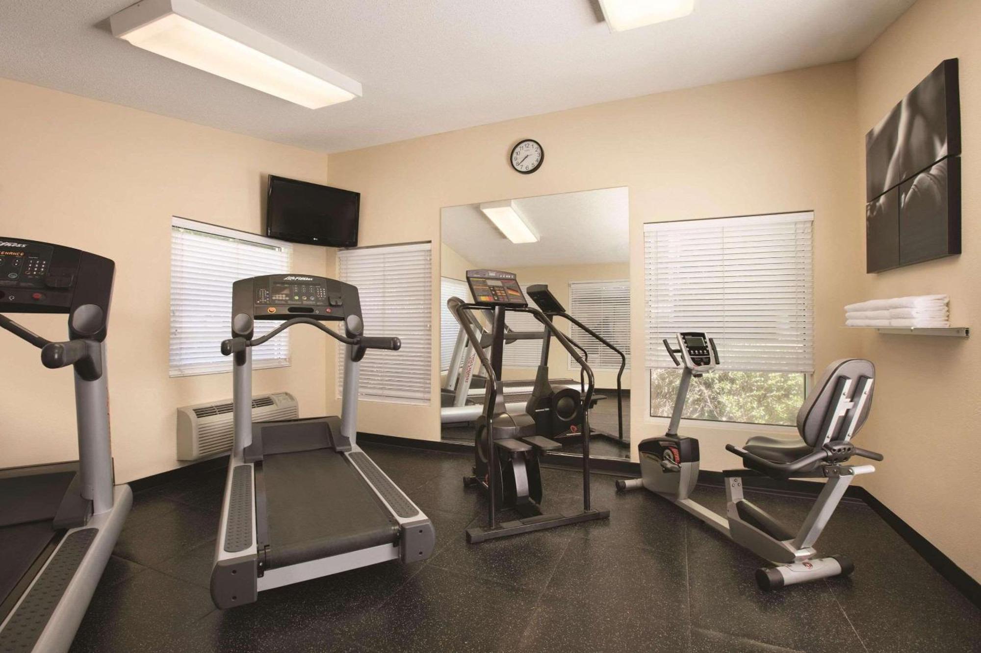 Hotel Country & By Radisson, Airport North, Ga 3*