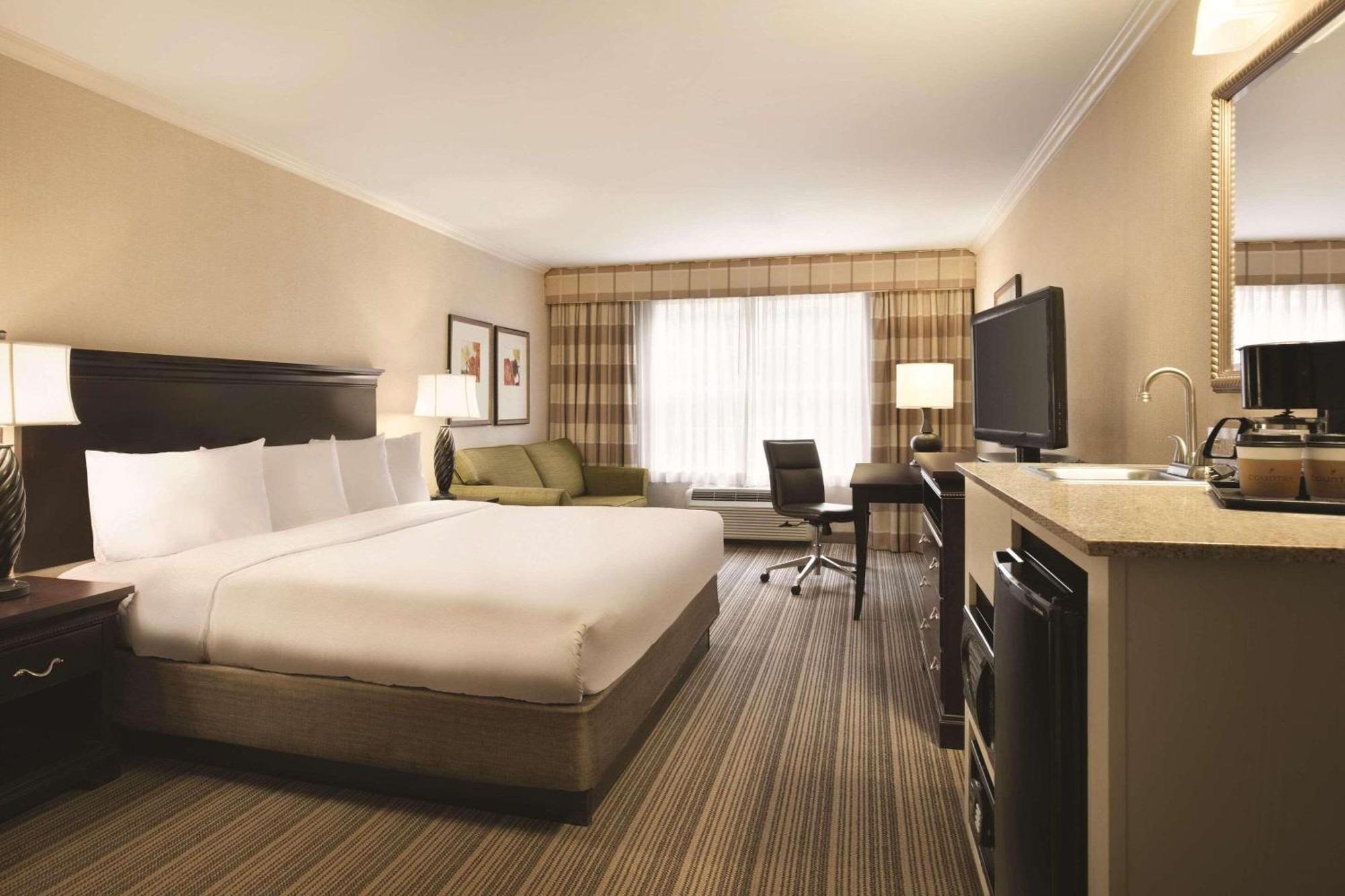 Country & By Radisson, Airport North, Ga 3* Hapeville