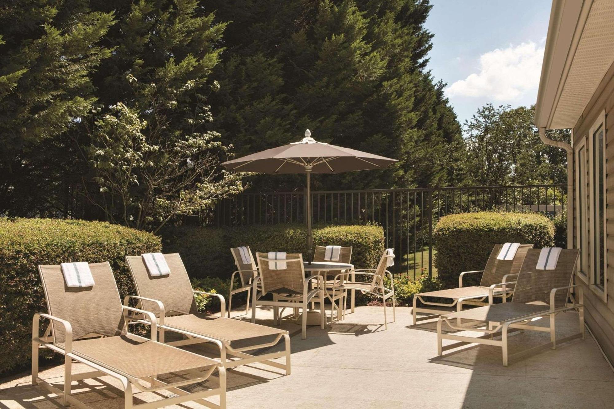 Country & By Radisson, Airport North, Ga Hotel