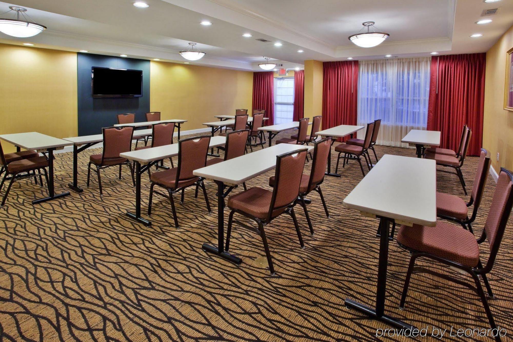 Country & By Radisson, Airport North, Ga