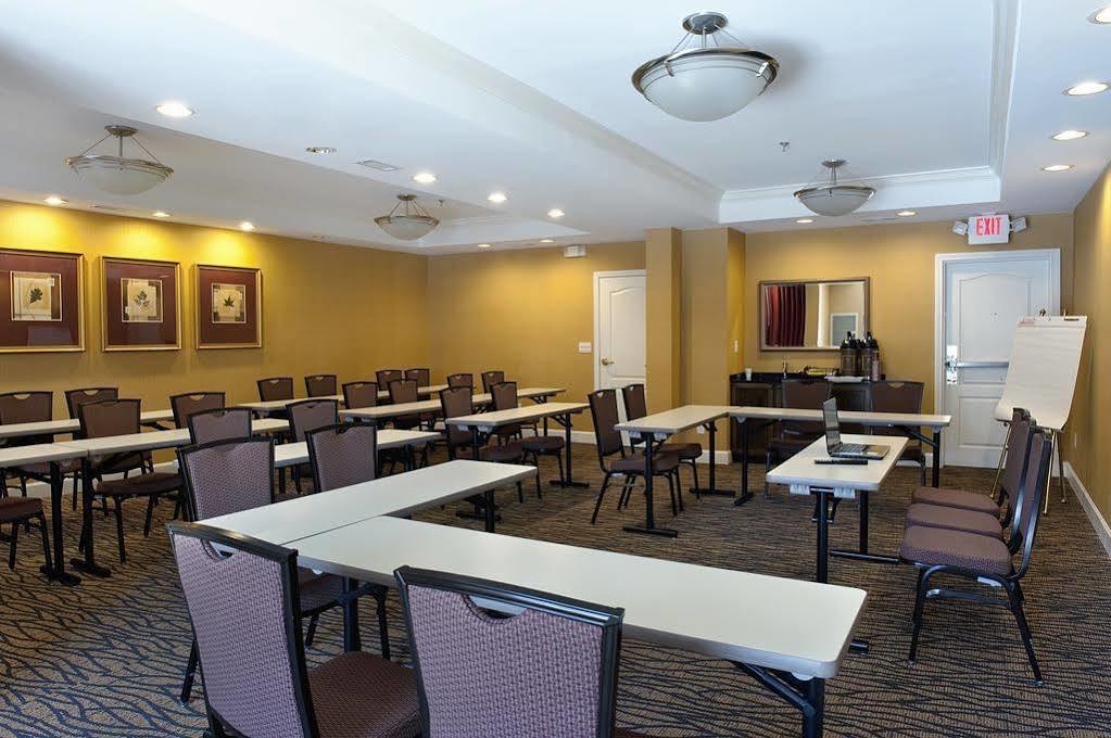 Hotel Country & By Radisson, Airport North, Ga