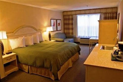 Country & By Radisson, Airport North, Ga